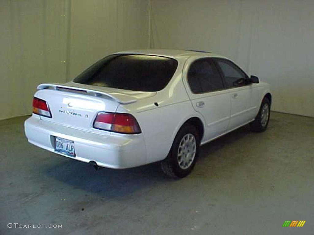 1998 Maxima  - Arctic White Pearl Metallic / Black photo #21