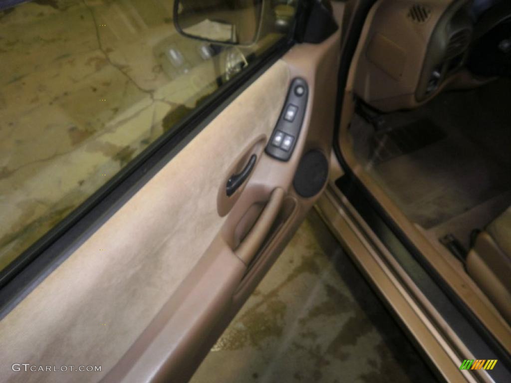 1998 Grand Prix GT Coupe - Gold Metallic / Camel photo #3