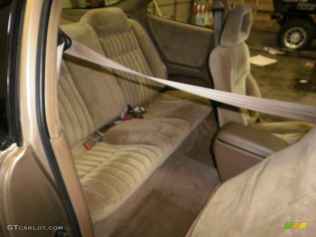 1998 Grand Prix GT Coupe - Gold Metallic / Camel photo #16