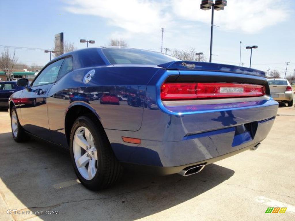 2010 Challenger R/T - Deep Water Blue Pearl / Dark Slate Gray photo #5