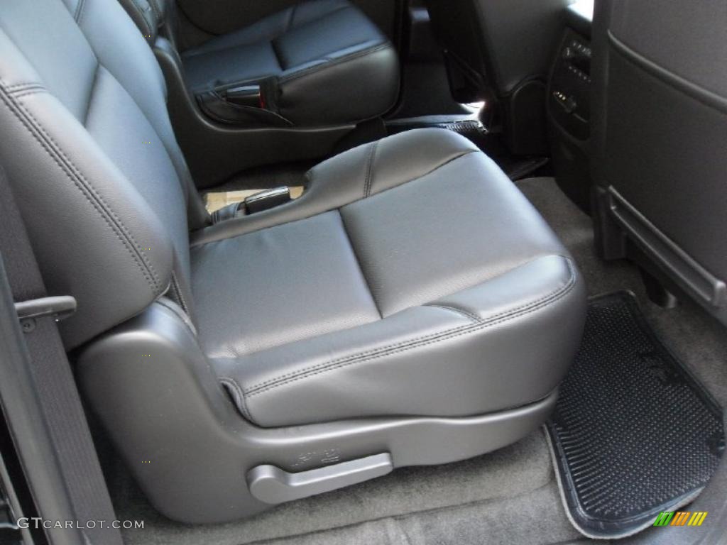 2010 Suburban LTZ - Black / Ebony photo #21