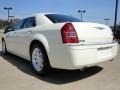 Cool Vanilla - 300 C HEMI Photo No. 5
