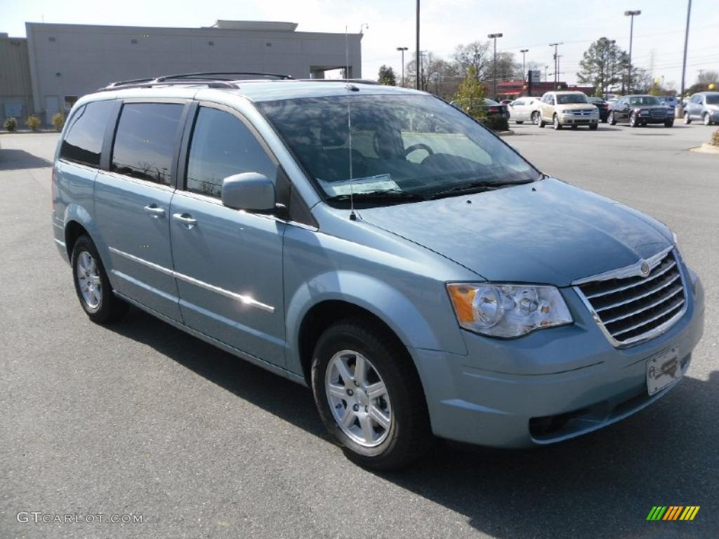 2010 Town & Country Touring - Clearwater Blue Pearl / Medium Slate Gray/Light Shale photo #4