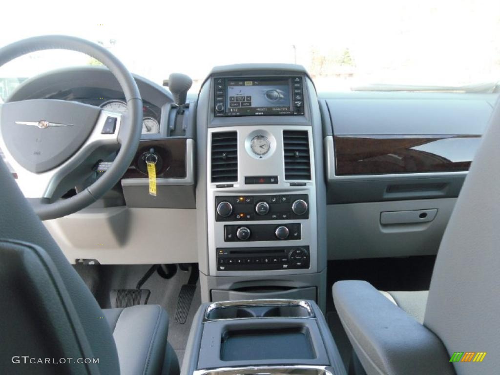 2010 Town & Country Touring - Clearwater Blue Pearl / Medium Slate Gray/Light Shale photo #16
