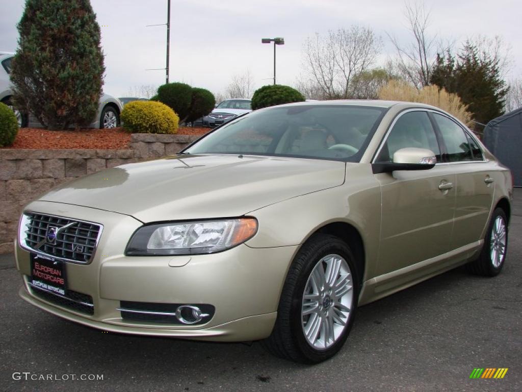 2007 S80 V8 AWD - Shimmer Gold Metallic / Sandstone Beige photo #1