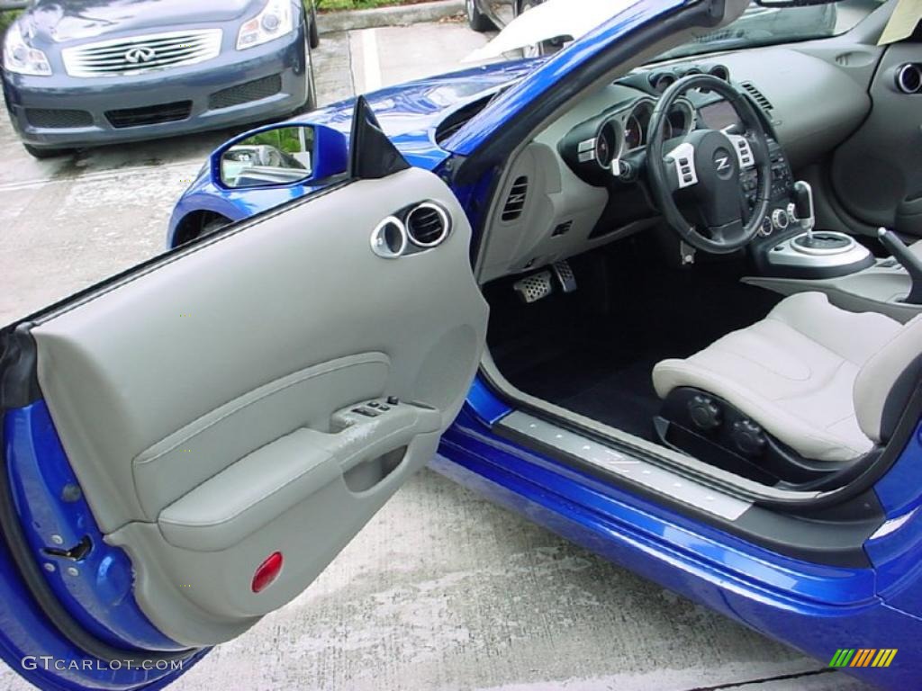 2006 350Z Touring Roadster - Daytona Blue Metallic / Frost Leather photo #12