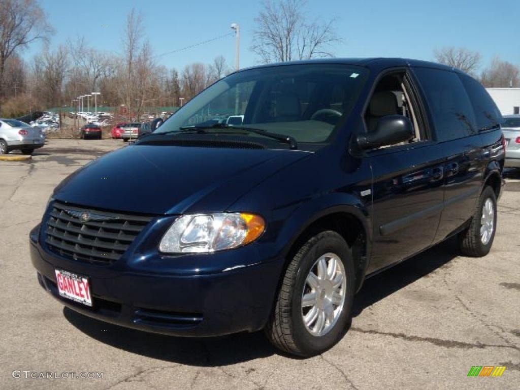 2005 Town & Country LX - Midnight Blue Pearl / Medium Slate Gray photo #1