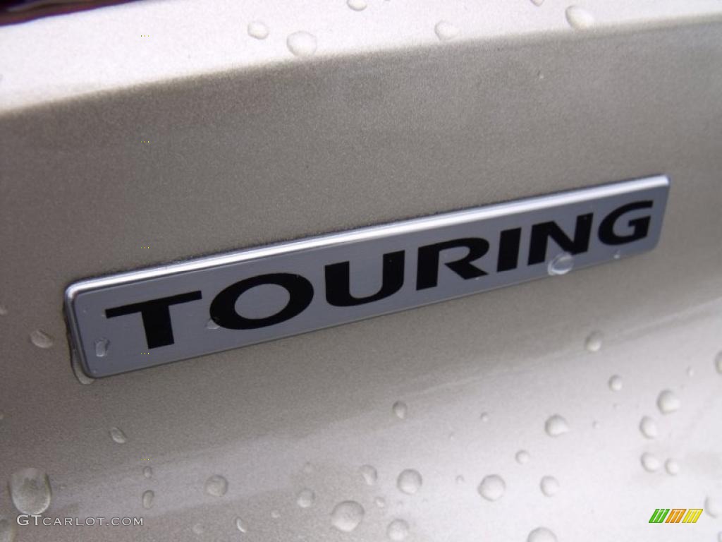 2010 Sebring Touring Sedan - White Gold / Dark Slate Gray photo #8