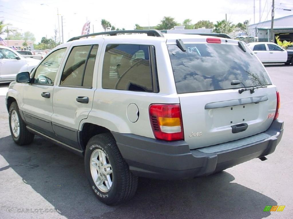 2004 Grand Cherokee Laredo - Bright Silver Metallic / Sandstone photo #6