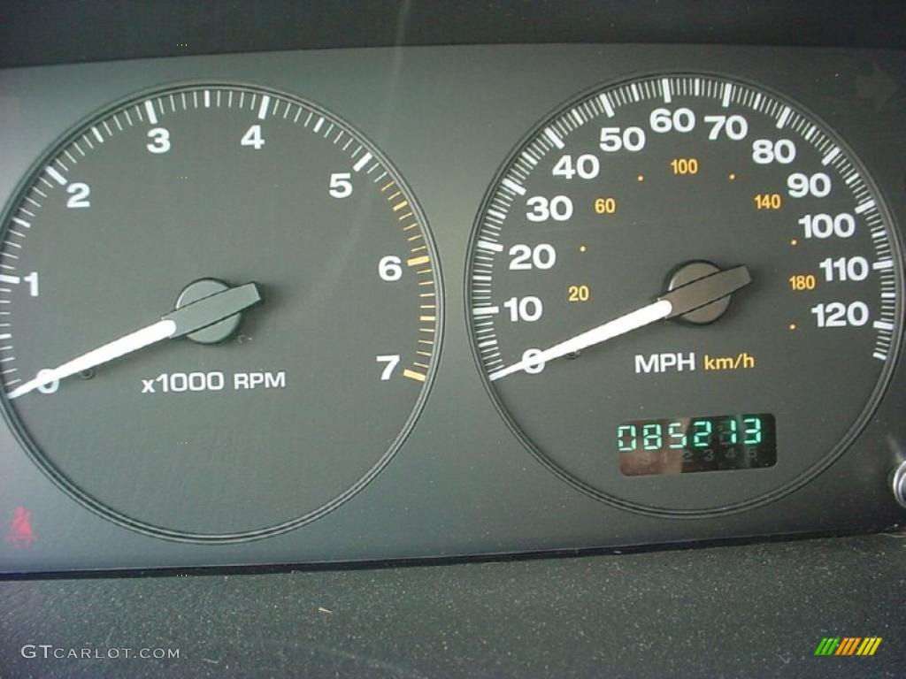 2004 Grand Cherokee Laredo - Bright Silver Metallic / Sandstone photo #21