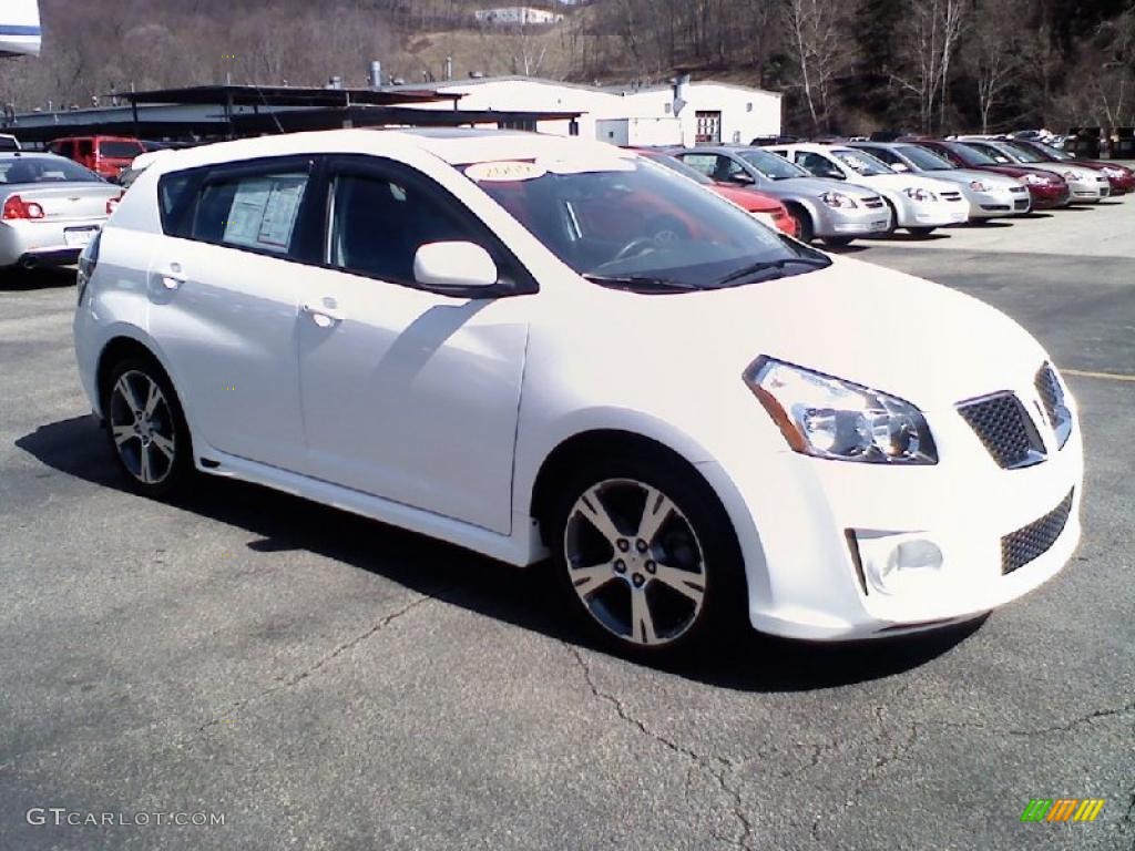 2009 Vibe GT - Ultra White / Ebony photo #2