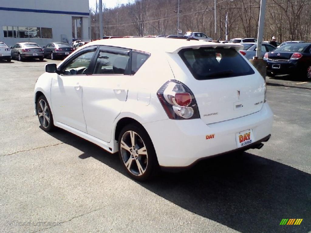 2009 Vibe GT - Ultra White / Ebony photo #4