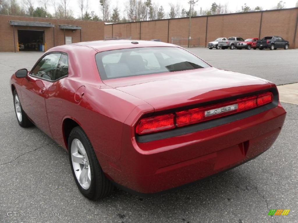 2010 Challenger SE - Inferno Red Crystal Pearl / Dark Slate Gray photo #2