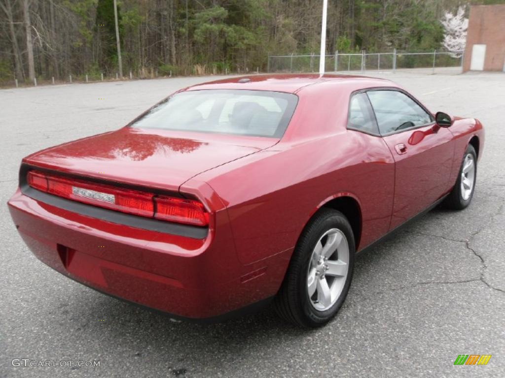 2010 Challenger SE - Inferno Red Crystal Pearl / Dark Slate Gray photo #4