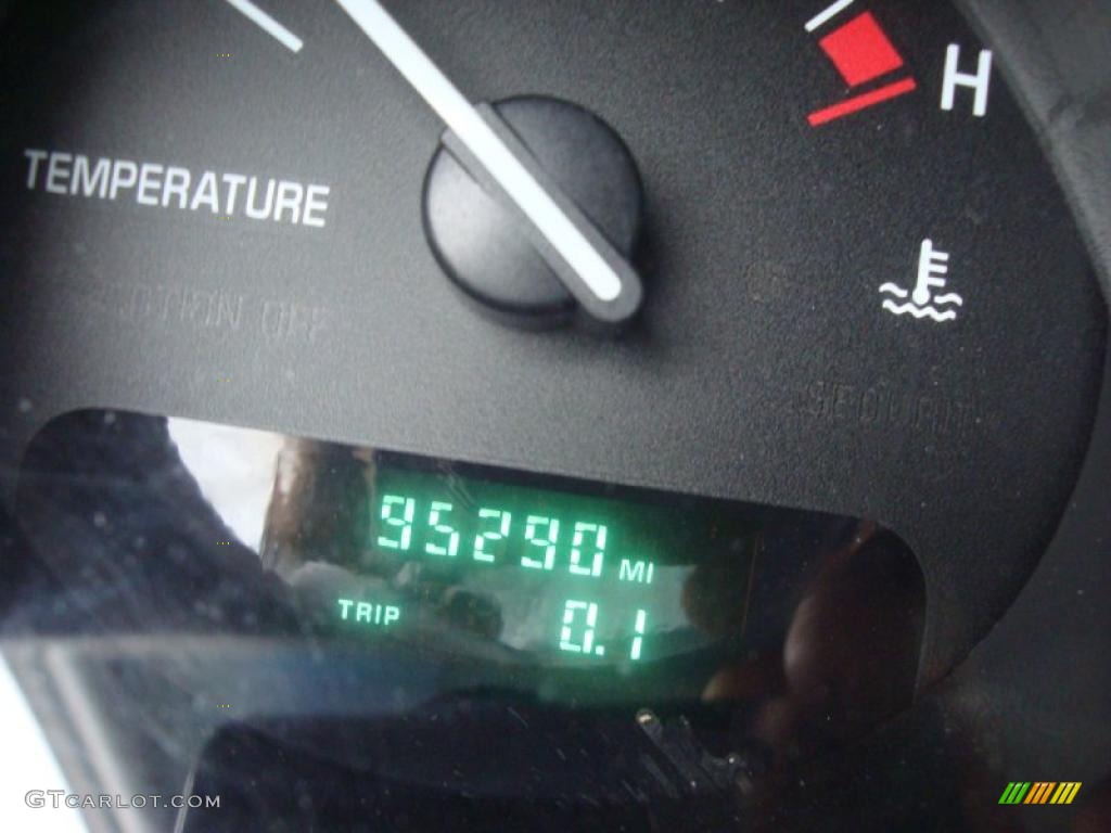 2004 LeSabre Custom - White / Medium Gray photo #14