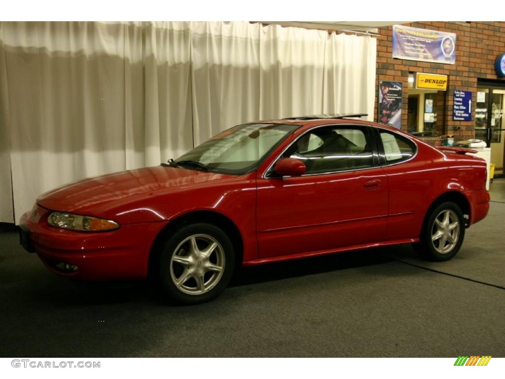 2000 Alero GL Sedan - Bright Red / Pewter photo #18