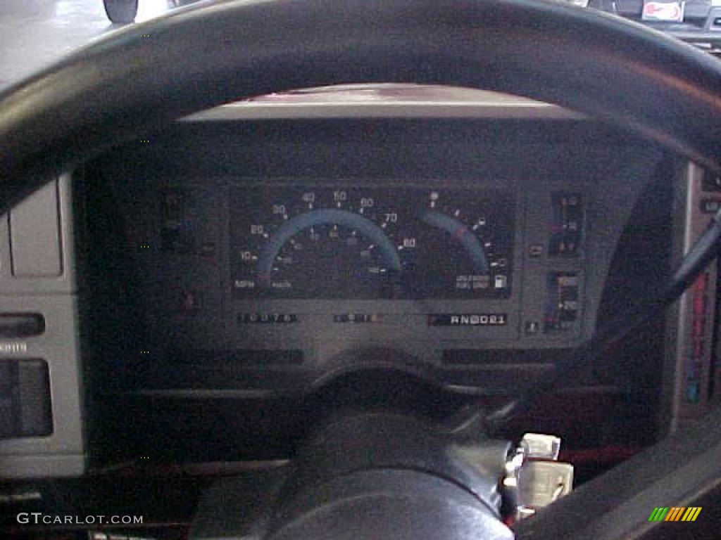 1992 S10 Regular Cab - Midnight Black / Red photo #15