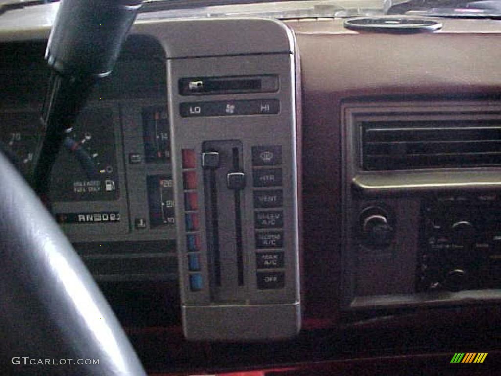 1992 S10 Regular Cab - Midnight Black / Red photo #16