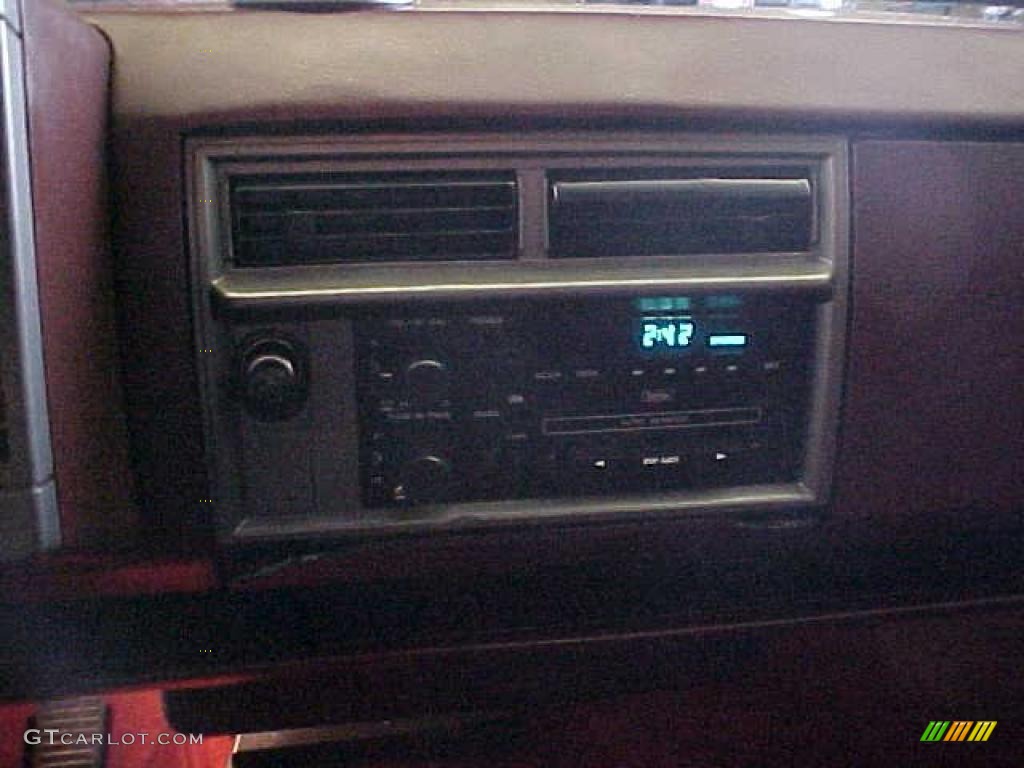 1992 S10 Regular Cab - Midnight Black / Red photo #17