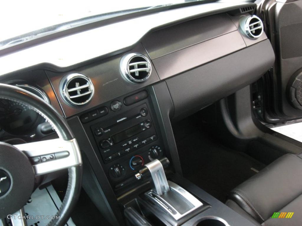 2007 Mustang V6 Premium Coupe - Alloy Metallic / Dark Charcoal photo #18