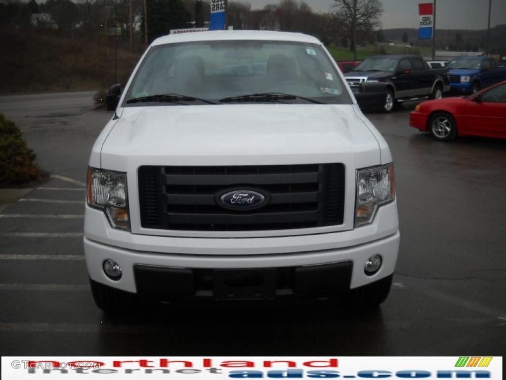 2010 F150 STX SuperCab 4x4 - Oxford White / Medium Stone photo #3