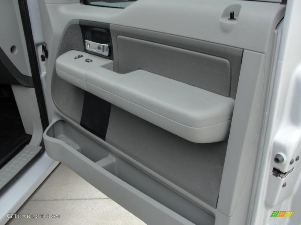 2006 F150 STX SuperCab - Silver Metallic / Medium/Dark Flint photo #27