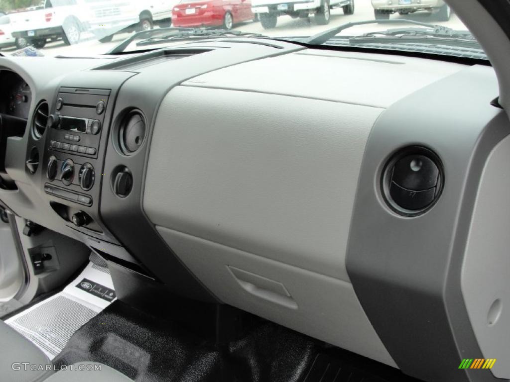 2006 F150 STX SuperCab - Silver Metallic / Medium/Dark Flint photo #28