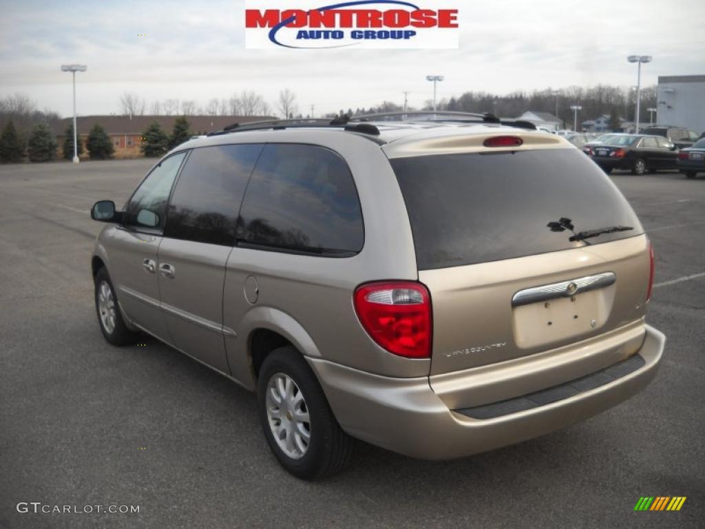 2002 Town & Country LX - Light Almond Pearl Metallic / Taupe photo #5