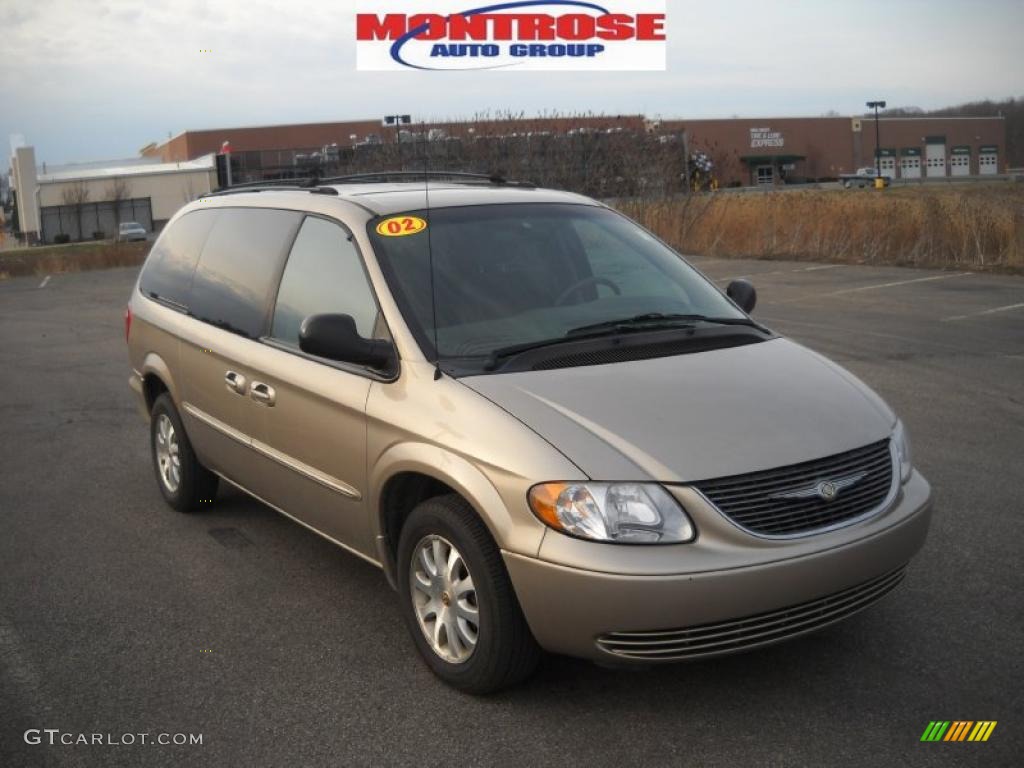 2002 Town & Country LX - Light Almond Pearl Metallic / Taupe photo #21