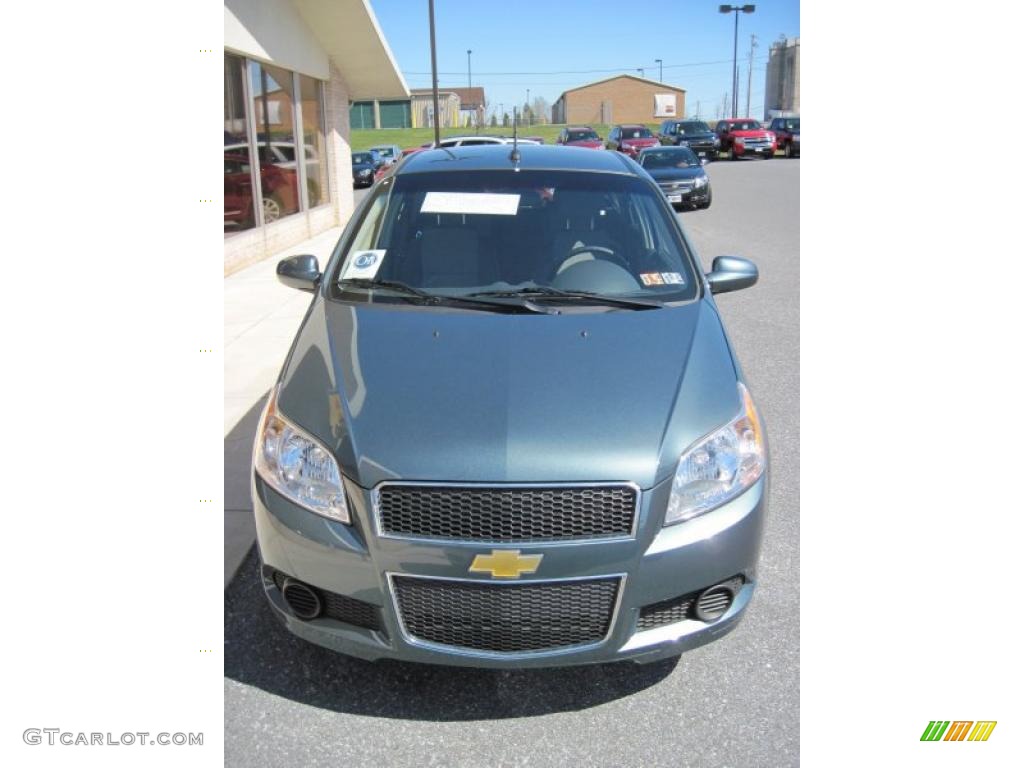 2010 Aveo Aveo5 LS - Wintergreen / Charcoal photo #2