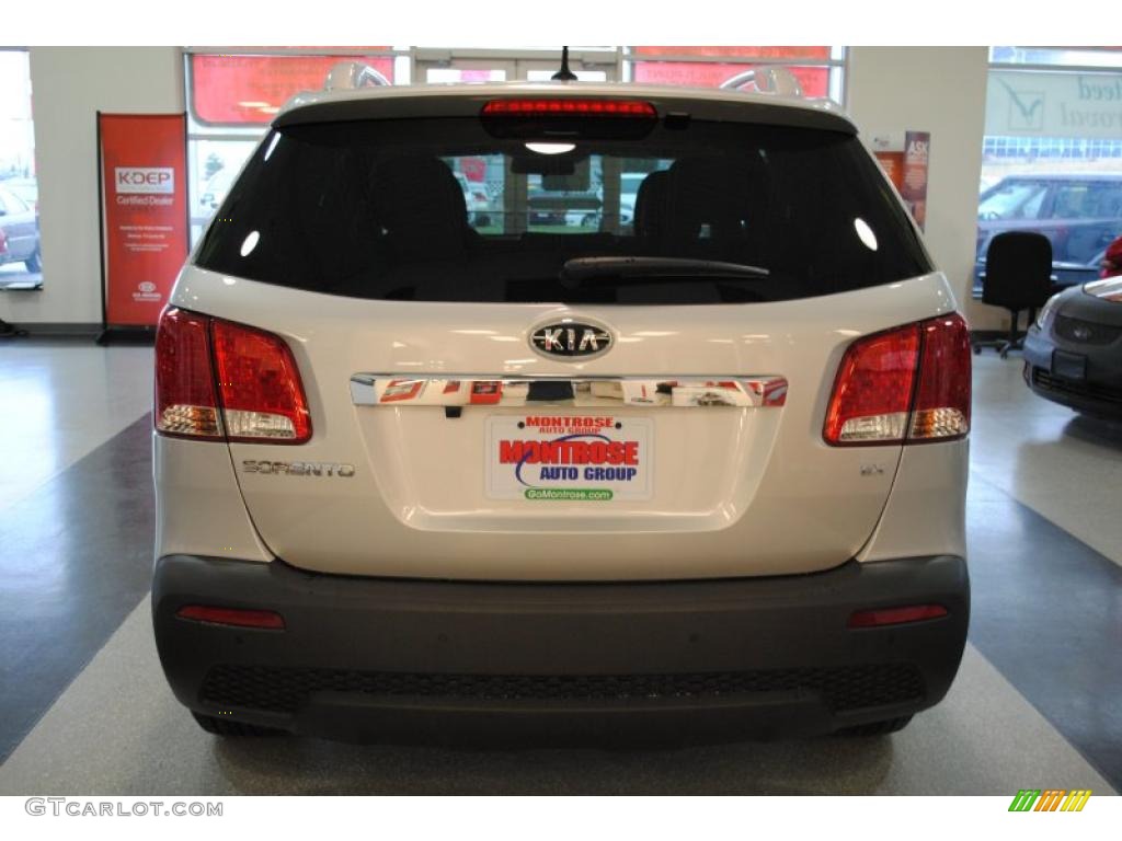 2011 Sorento EX AWD - Bright Silver / Black photo #6