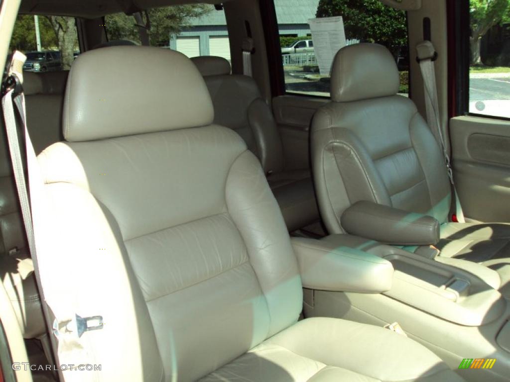 1999 Suburban C1500 LT - Dark Carmine Red Metallic / Neutral photo #13