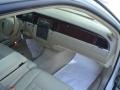 2006 Vibrant White Lincoln Town Car Signature  photo #18