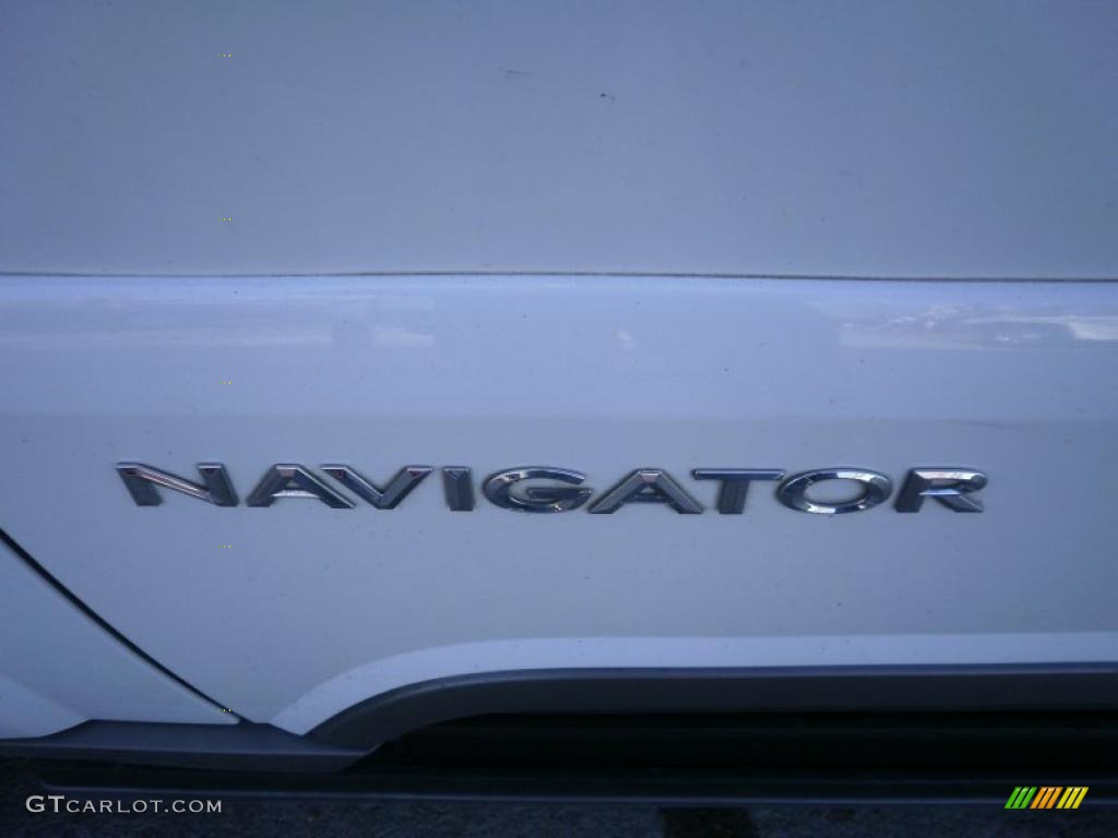 2003 Navigator Luxury 4x4 - Oxford White / Black photo #41