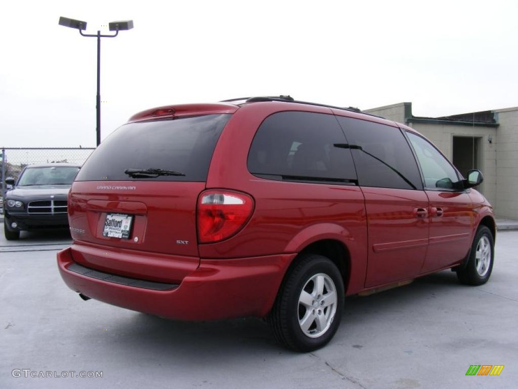 2007 Grand Caravan SXT - Inferno Red Crystal Pearl / Medium Slate Gray photo #5