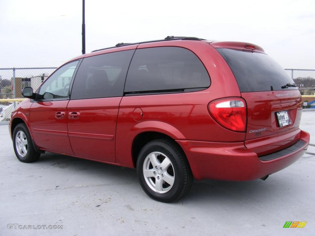 2007 Grand Caravan SXT - Inferno Red Crystal Pearl / Medium Slate Gray photo #7