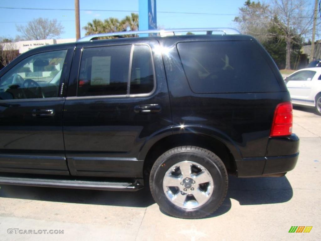 2004 Explorer Limited 4x4 - Black / Graphite photo #35