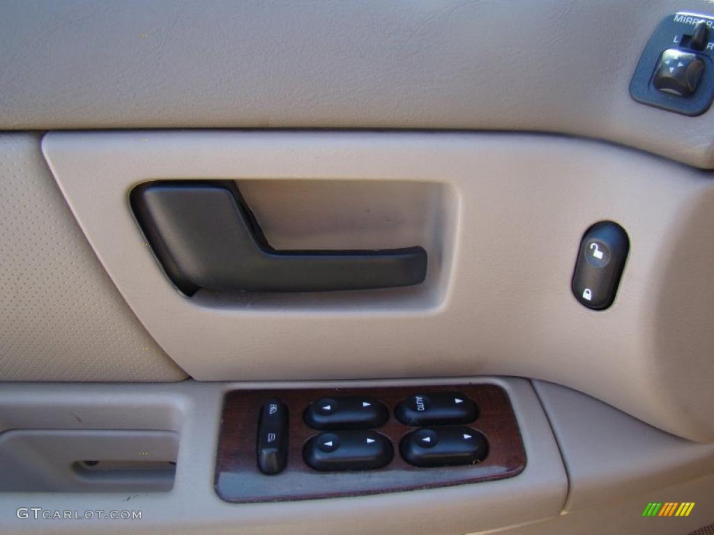 2004 Taurus SEL Sedan - Black / Medium Parchment photo #21
