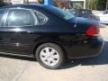 2004 Black Ford Taurus SEL Sedan  photo #33