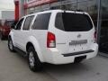 Avalanche White - Pathfinder SE 4x4 Photo No. 6