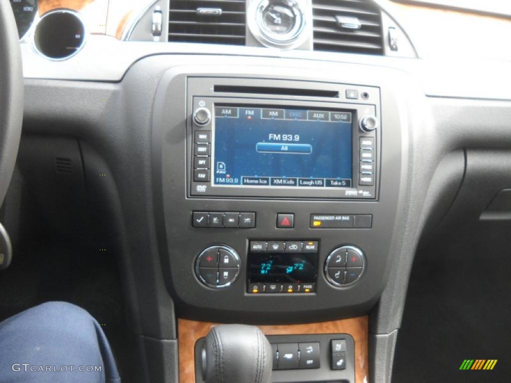 2010 Enclave CXL AWD - White Diamond Tricoat / Ebony/Ebony photo #18