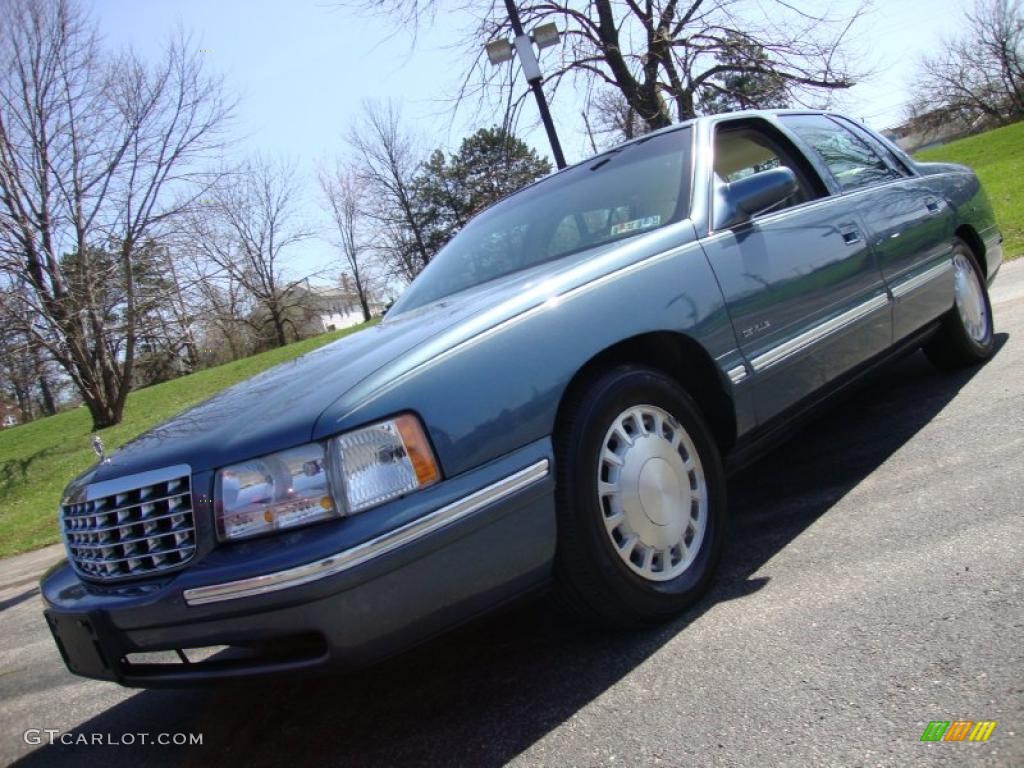 1999 DeVille Sedan - Parisian Blue / Neutral Shale photo #1