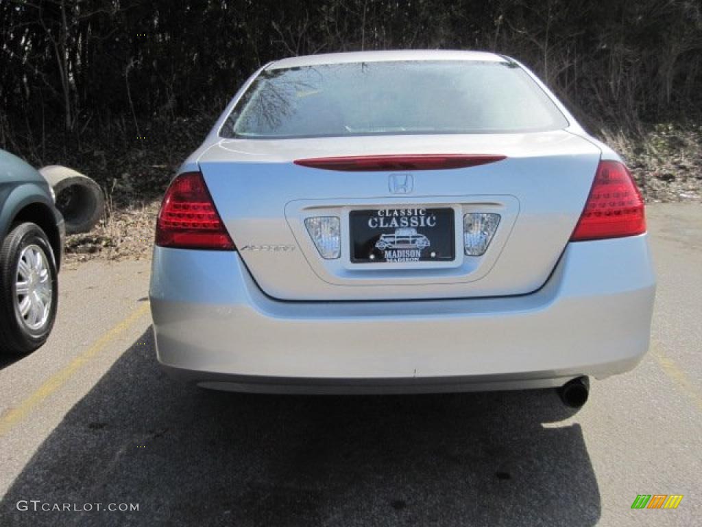 2006 Accord Value Package Sedan - Alabaster Silver Metallic / Gray photo #4