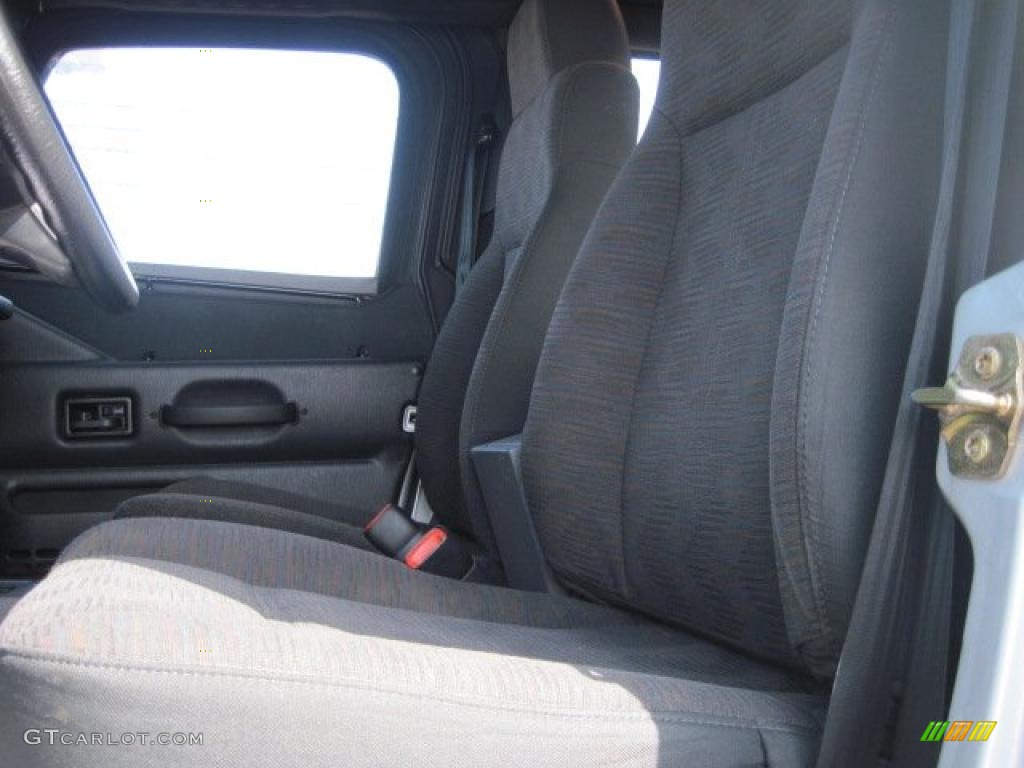2004 Wrangler SE 4x4 - Bright Silver Metallic / Dark Slate Gray photo #13
