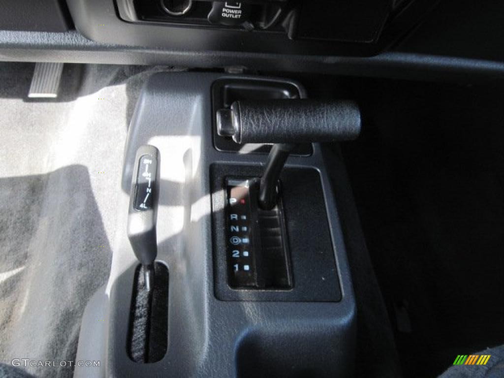 2004 Wrangler SE 4x4 - Bright Silver Metallic / Dark Slate Gray photo #15