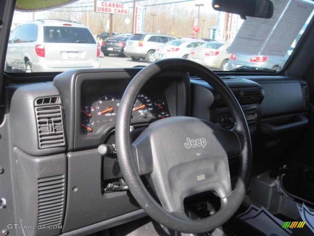 2004 Wrangler SE 4x4 - Bright Silver Metallic / Dark Slate Gray photo #17