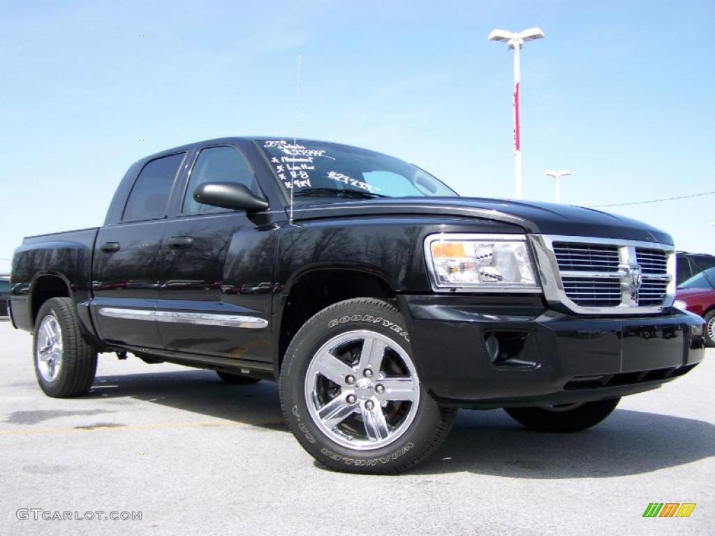 2008 Dakota Laramie Crew Cab 4x4 - Brilliant Black / Dark Slate Gray/Medium Slate Gray photo #1