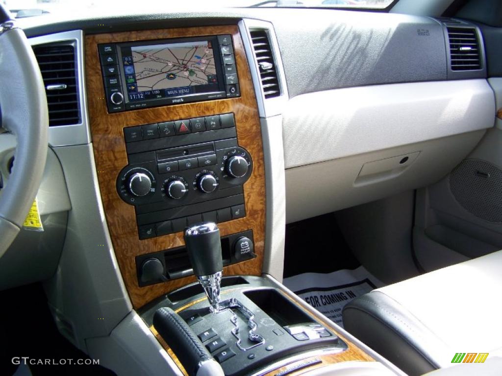 2008 Grand Cherokee Limited 4x4 - Black / Dark Slate Gray/Light Graystone photo #24