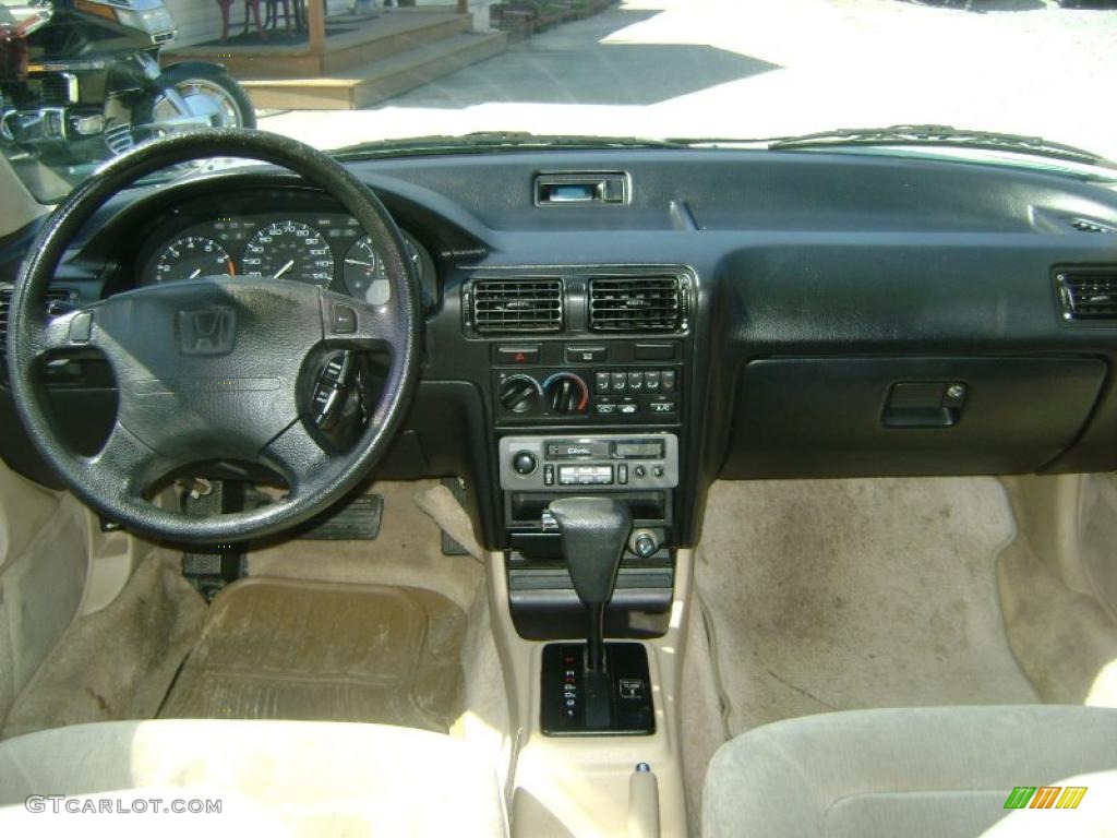 1992 Accord LX Sedan - Arcadia Green Pearl / Beige photo #17