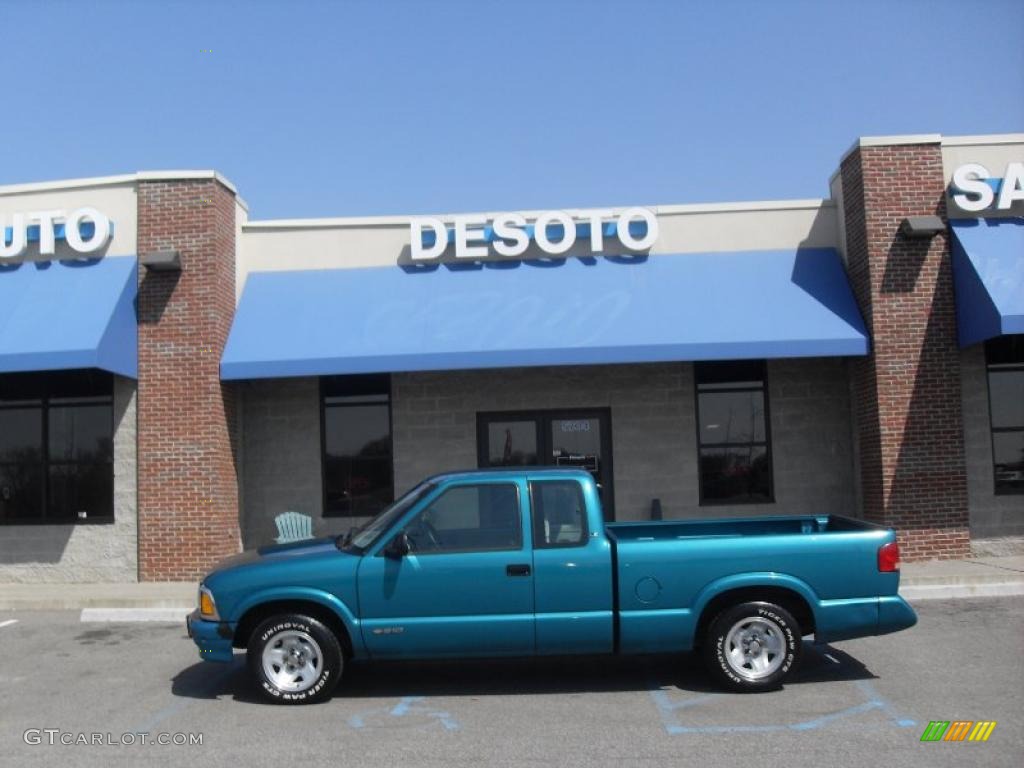 1996 S10 LS Extended Cab - Bright Teal Metallic / Graphite photo #1